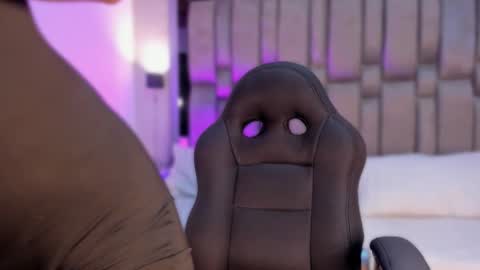 Emily online show from October 12, 2025, 7:57 pm