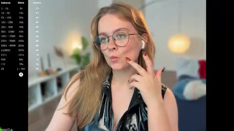 Emily  online show from October 19, 2025, 12:17 pm