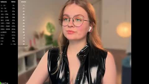 Emily  online show from November 28, 2025, 2:09 pm