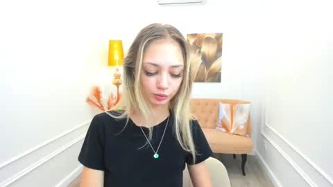 Snapshot of emilygraydis chatting on July 5, 2026, 7:54 pm Emily online show from July 5, 2026, 7:54 pm