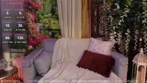 emilygrey_ online show from February 16, 2025, 3:15 am