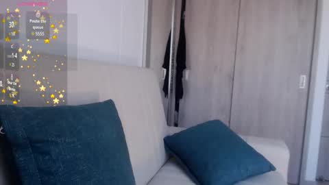 Snapshot of emilyguss chatting on December 10, 2024, 6:28 pm Emily online show from December 10, 2024, 6:28 pm