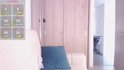 Snapshot of emilyguss chatting on December 17, 2024, 8:32 pm Emily online show from December 17, 2024, 8:32 pm