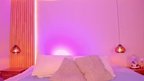 Emily  online show from November 5, 2025, 8:09 pm