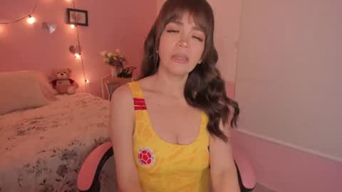 Snapshot of emilyharrix chatting on June 17, 2026, 8:43 pm Emily online show from June 17, 2026, 8:43 pm