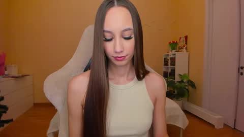 Snapshot of emilyhoston chatting on March 5, 2025, 9:05 am Alina online show from March 5, 2025, 9:05 am