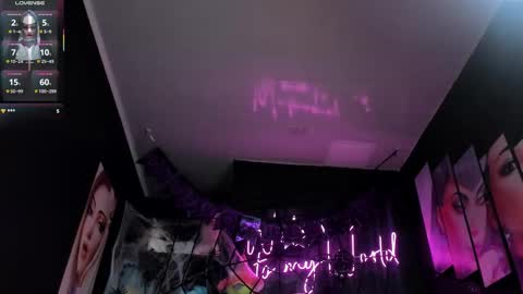 Emily Jhonson online show from October 24, 2025, 5:42 pm