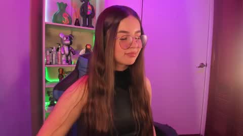 VALEEEN online show from December 10, 2024, 4:17 pm