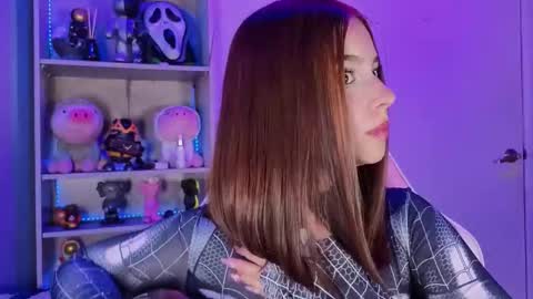 VALEEEN online show from November 8, 2025, 8:40 pm