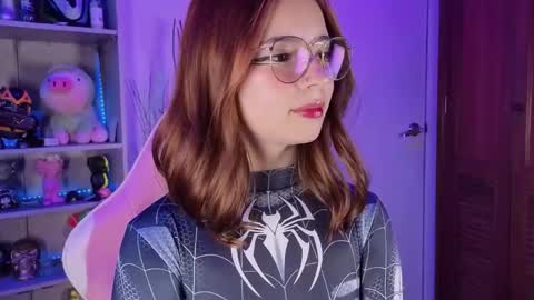 VALEEEN online show from December 1, 2025, 4:56 pm