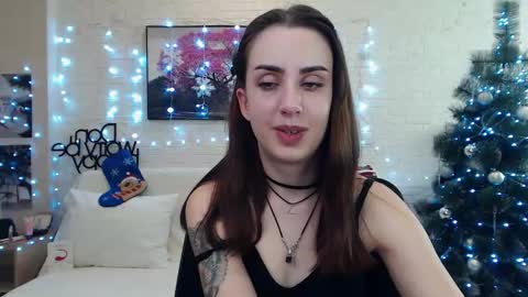 Emyli online show from December 18, 2024, 10:13 pm