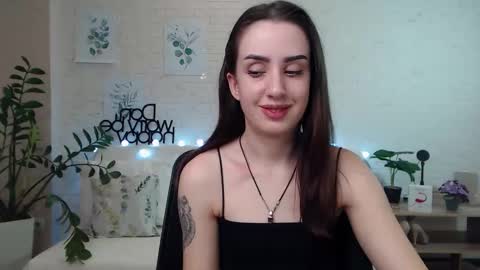 Emyli online show from January 11, 2025, 8:43 pm