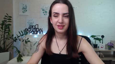 Emyli online show from January 11, 2025, 11:46 pm