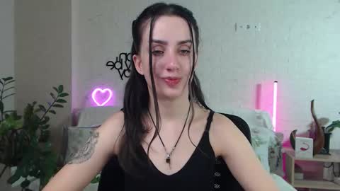 Emyli online show from March 3, 2025, 9:59 pm