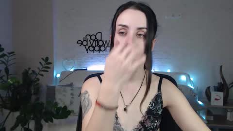 Emyli online show from March 9, 2025, 10:19 pm