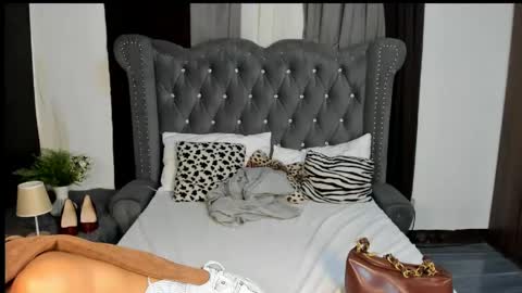 emilyluna07 online show from May 24, 2026, 10:53 am