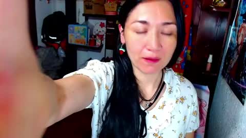 Nickole online show from April 12, 2026, 4:01 pm