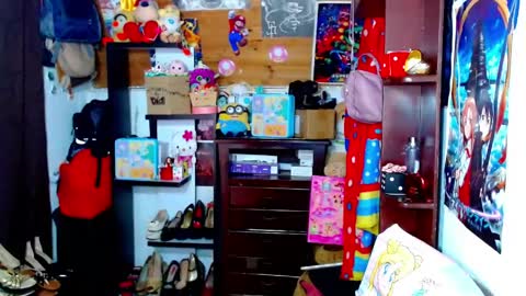 Nickole online show from April 18, 2026, 5:17 pm