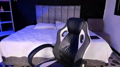 emilymora1_ online show from June 29, 2026, 4:52 am