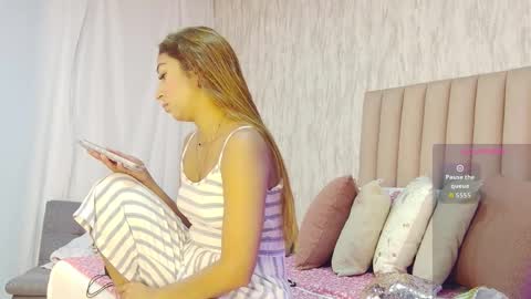 My IG - EmilyParker   online show from November 21, 2025, 4:49 pm