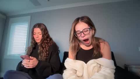 emilyparkerrr online show from February 9, 2026, 5:28 pm
