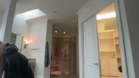 emilyparkerrr online show from February 20, 2026, 8:09 pm