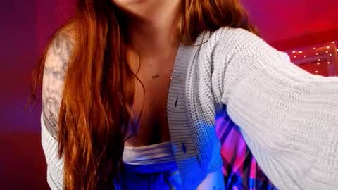 Snapshot of emilyrisse chatting on October 14, 2025, 4:52 pm Emily Emi online show from October 14, 2025, 4:52 pm