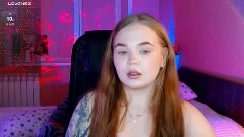 Emily  Emi online show from December 2, 2025, 4:57 pm