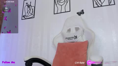 Snapshot of emilyrive chatting on February 17, 2025, 2:04 pm Emily online show from February 17, 2025, 2:04 pm