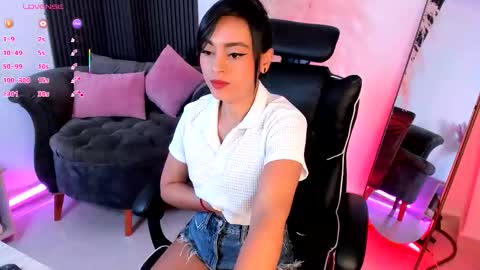 Emily online show from November 3, 2025, 1:01 pm