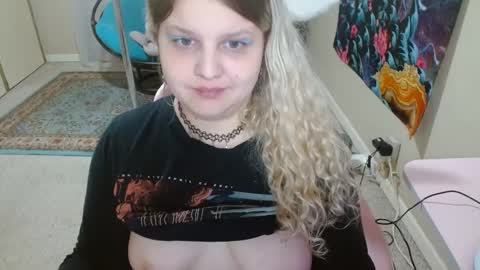 Snapshot of emilyshaze chatting on February 13, 2025, 5:58 am emily haze online show from February 13, 2025, 5:58 am