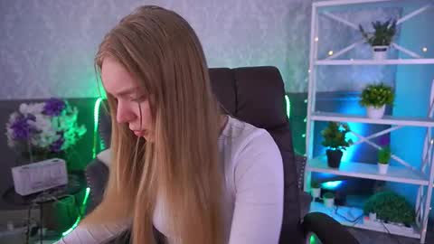  MY NAME IS Emily WELCOME EVERYONE I WILL BE HAPPY TO GIVE YOU WHAT YOU HAVE DREAMED OF FOR SO LONG online show from December 17, 2025, 7:03 am