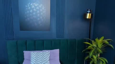 Emily Thyson online show from October 14, 2025, 12:06 pm