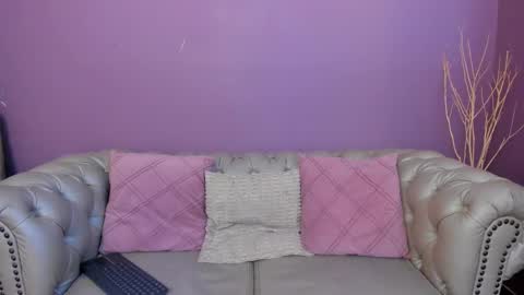 Emily Thyson online show from October 21, 2025, 12:06 pm