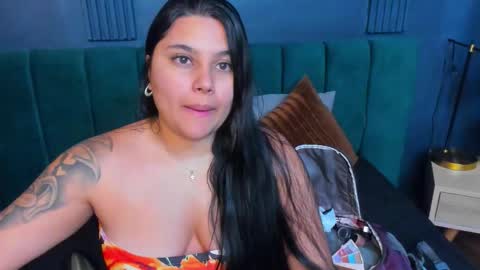 Emily Thyson online show from November 12, 2025, 12:27 pm