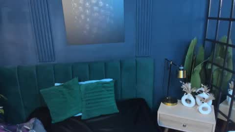 Emily Thyson online show from November 19, 2025, 12:16 pm