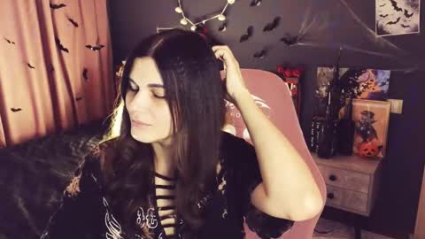 Emily online show from October 21, 2025, 2:01 am