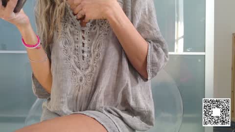 Snapshot of emilyweed chatting on January 30, 2025, 8:43 am Emily ----  online show from January 30, 2025, 8:43 am