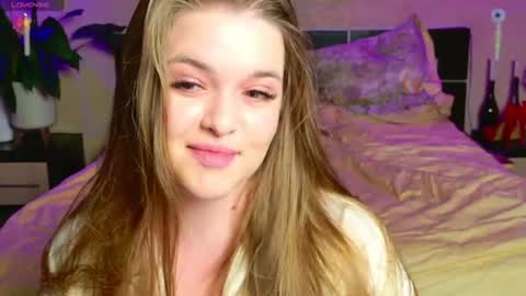 emilywhisperawesome online show from June 14, 2026, 8:44 pm