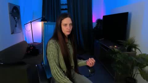 Emily online show from September 26, 2025, 6:28 am