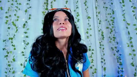 Snapshot of emilywithe_ chatting on May 3, 2026, 11:33 pm online show from May 3, 2026, 11:33 pm
