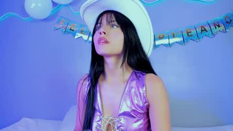Snapshot of emilywithe_ chatting on May 23, 2026, 12:05 am online show from May 23, 2026, 12:05 am