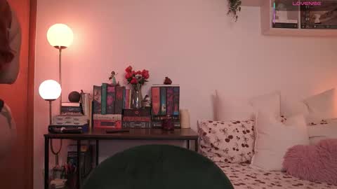 Snapshot of emilyxrose_ chatting on October 3, 2025, 5:43 pm IG thickemmsss online show from October 3, 2025, 5:43 pm