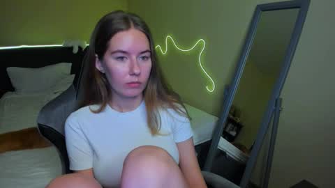 Emily online show from November 30, 2025, 4:44 pm