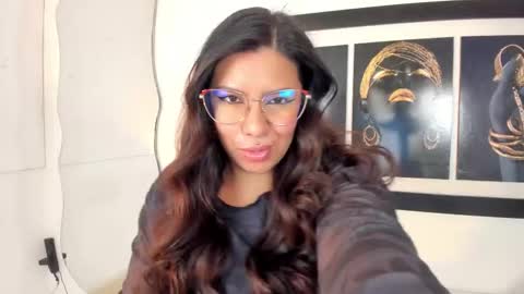 emilyy_cooperr online show from November 18, 2025, 12:09 pm