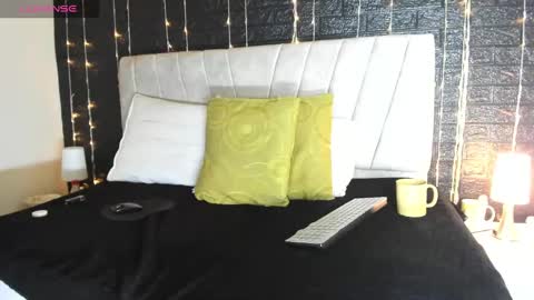 Snapshot of emilyy_sexy01 chatting on December 6, 2024, 5:53 am emilyy_sexy01 online show from December 6, 2024, 5:53 am
