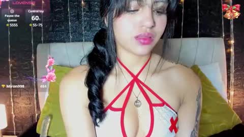 Snapshot of emilyy_sexy01 chatting on December 19, 2024, 5:51 am emilyy_sexy01 online show from December 19, 2024, 5:51 am