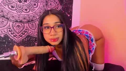 emilyy_walker online show from May 28, 2026, 12:57 pm
