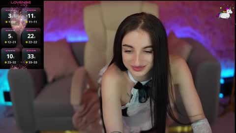 emilyymoon online show from May 26, 2026, 12:56 pm