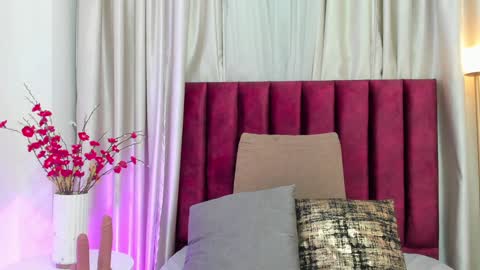 Emilyy Watson online show from February 6, 2025, 11:43 am